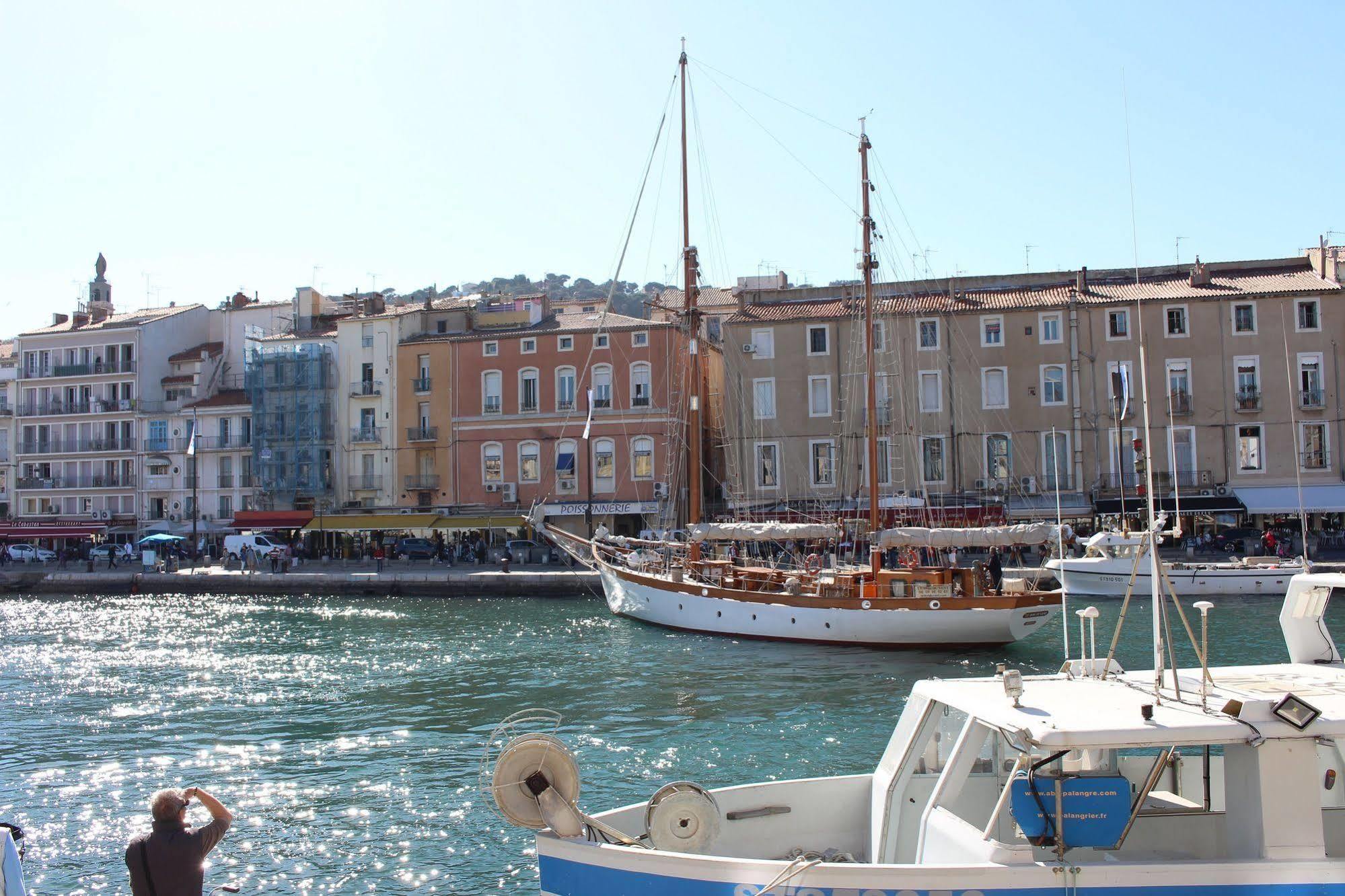 Hotel L'Orque Bleue Sète Exteriör bild